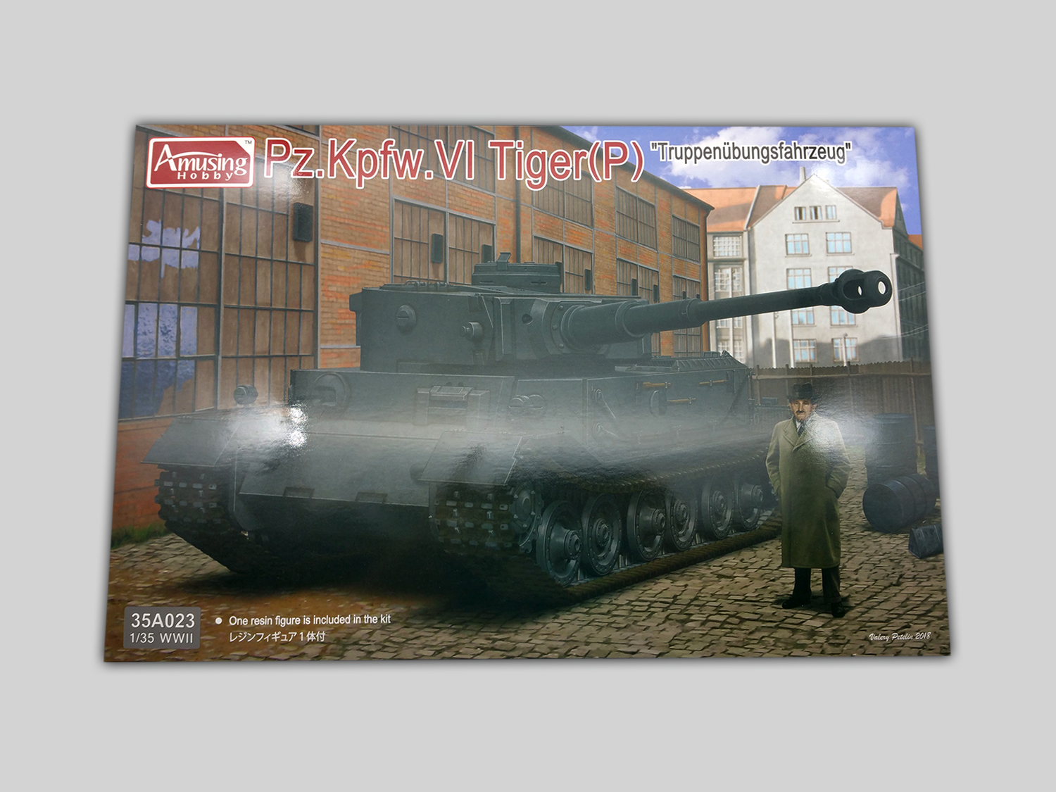 AH35A023 Танк  Pz.Kpfw.VI Tiger(P) Amusing Hobby