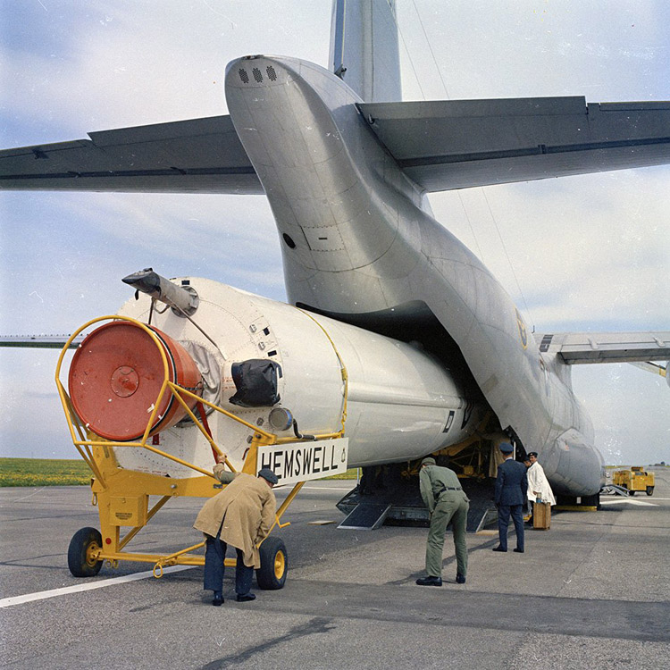 Rod336 Самолет Douglas C-133 w/PGM – 17 Thor IRBM Roden