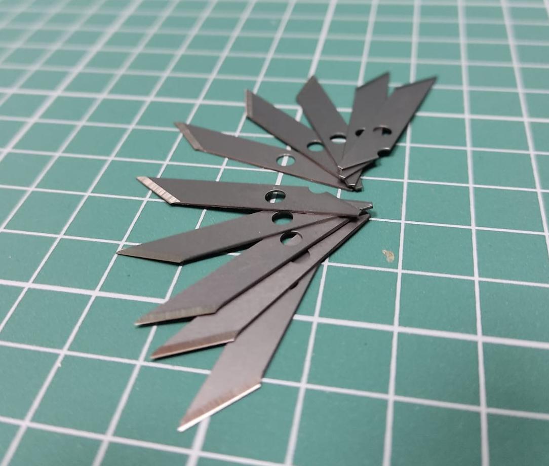 MT-702  ручной инструмент  т.м. MR.HOBBY  Mr.Design Knife Spare Blade (for MT701)