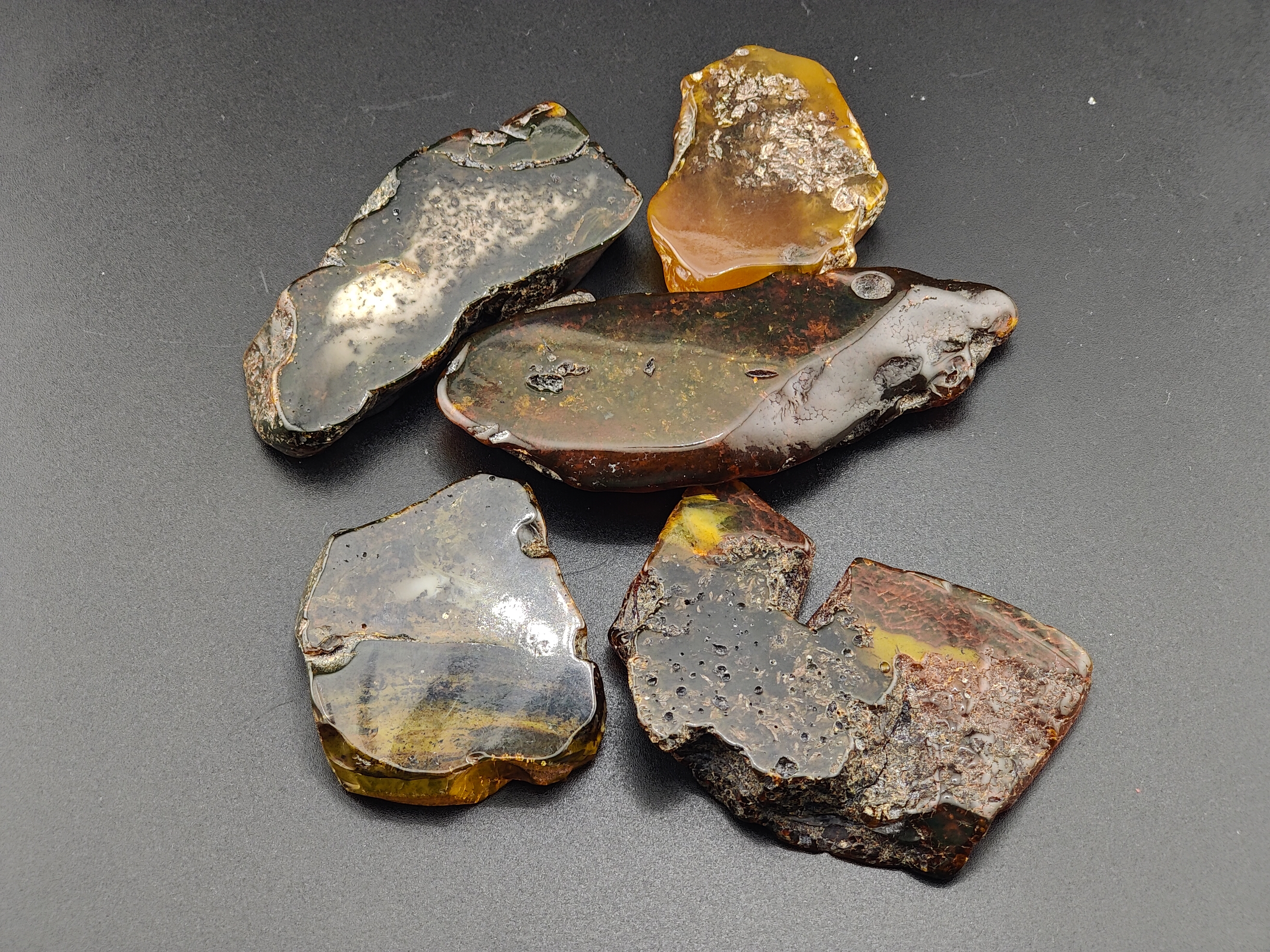 AAM0036 Спилы янтаря 