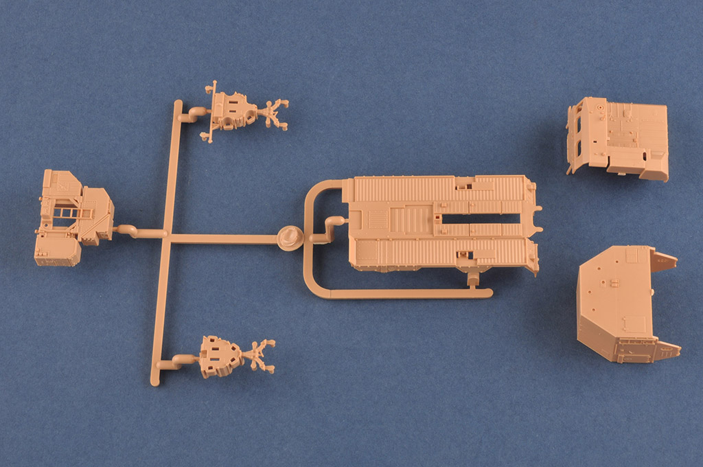 82929HB Сборная модель Ракетная установка 48N6E of 5P85S TEL S-300PMU SA-10 GRUMBLE