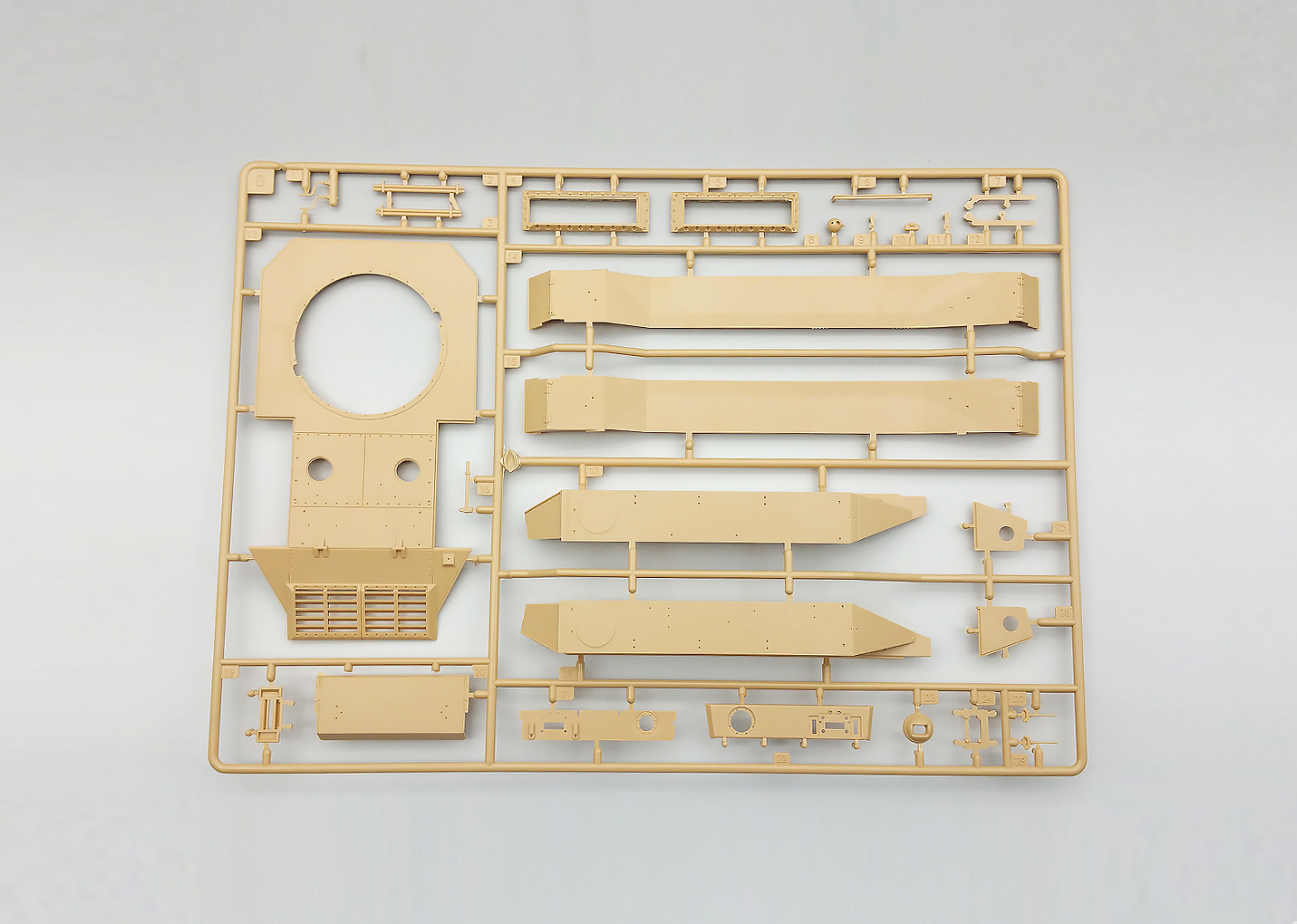 AH35A023 Танк  Pz.Kpfw.VI Tiger(P) Amusing Hobby