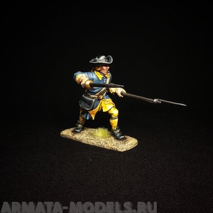 5261ТБ ВИМ, шведский мушкетер дерущийся шпагой и ружьем (Лейб-гвардия), Северная  война, 1/35 Три Богатыря