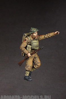 35143SOGA British infantryman for Universal Carrier.