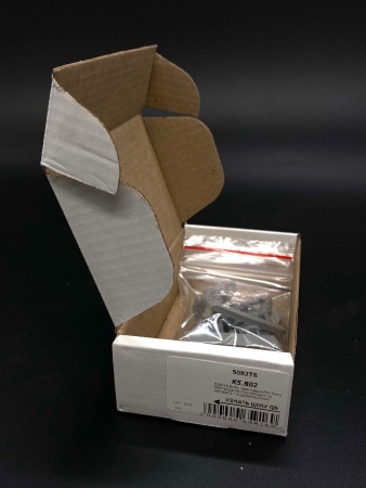 5082ТБ ВИМ, пригнувшийся боец (Росгвардия) стреляющий из автомата с подствольником Три Богатыря